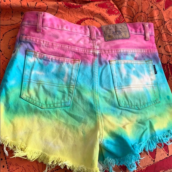 Hand crafted Vintage high waist tie-dye shorts - Picture 5 of 5